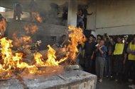 Los restos mortales del activista tibetano Jampel Yeshi, quien se inmoló el pasado …