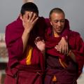 Dos monjes tibetanos, el pasado 14 de septiembre en el monasterio de Ganden Sumtsenling, en Shangri-La, al suroeste de China. (AFP/Archivos, Dale de la Rey)